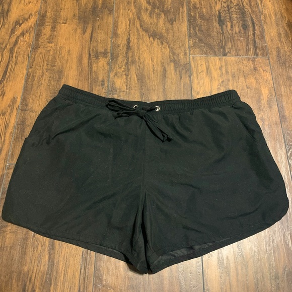 Women’s Merona Medium Black Swim Shorts - Picture 1 of 7